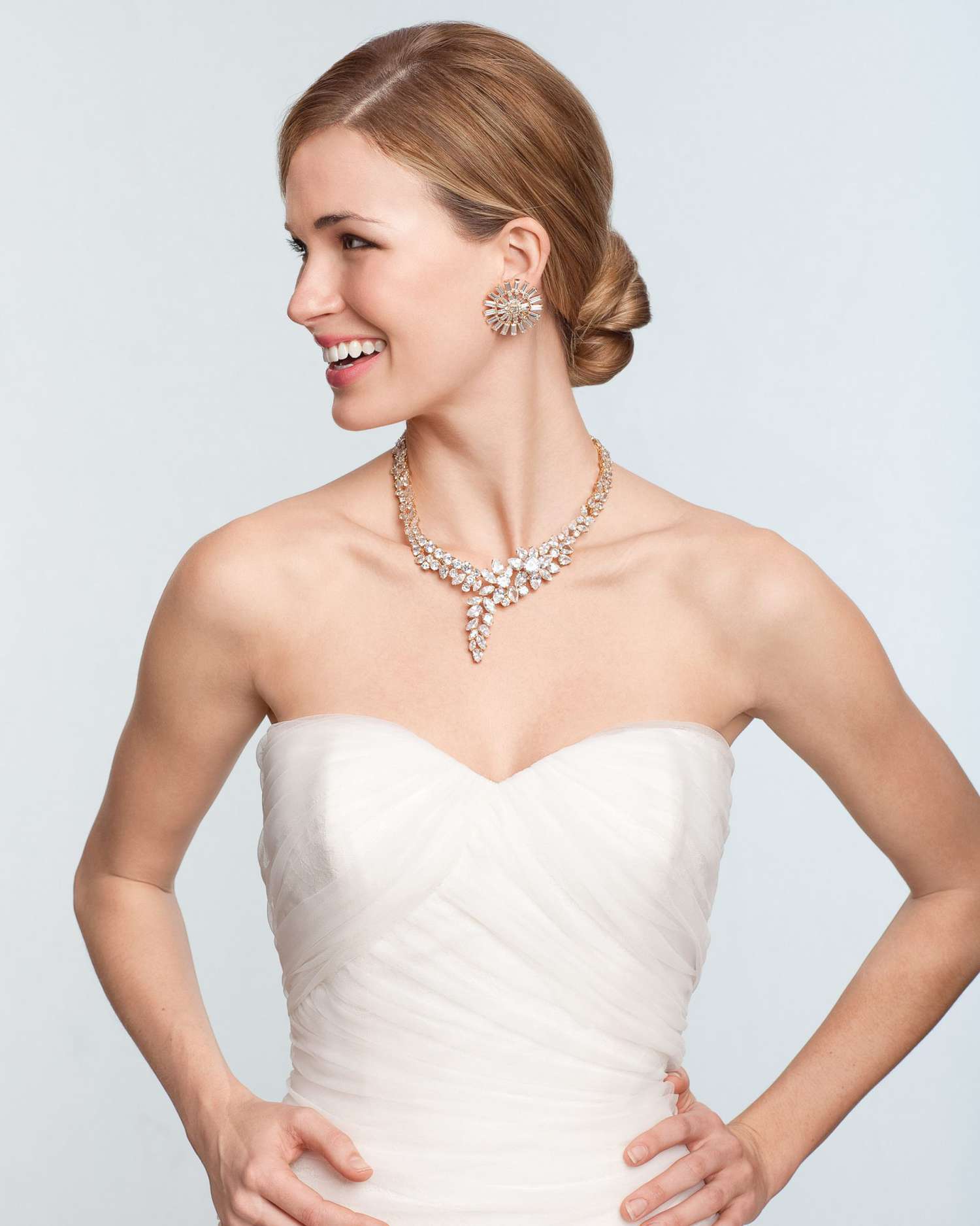 The Most interesting Bridal Jewelry for Every Wedding ceremony ceremony Robe Neckline