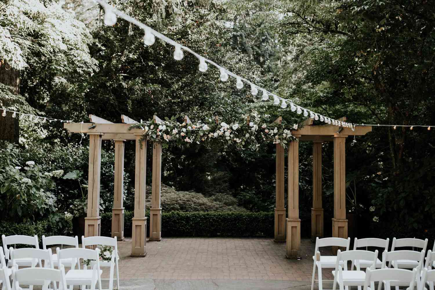 24 Pretty Yard Wedding ceremony ceremony Venues